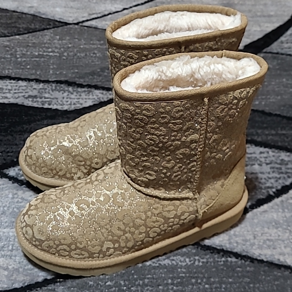 UGG GLITTER SNOW LEOPARD PRINT CLASSIC SHORT CHESTNUT BOOTS - Picture 15 of 15